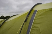 Фамилна палатка Vango Drummond 500 с височина 210 см, 4000 мм воден стълб и тегло 13.2 кг